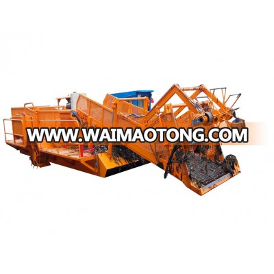 Hydraulic control water hyacinth harvester for waterway cleaning and protection